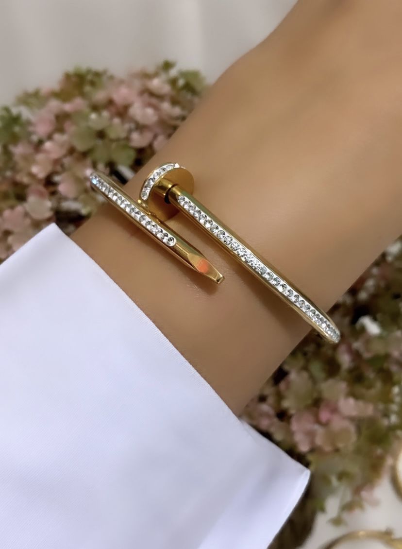 Çelik Çivi Kelepçe Bileklik