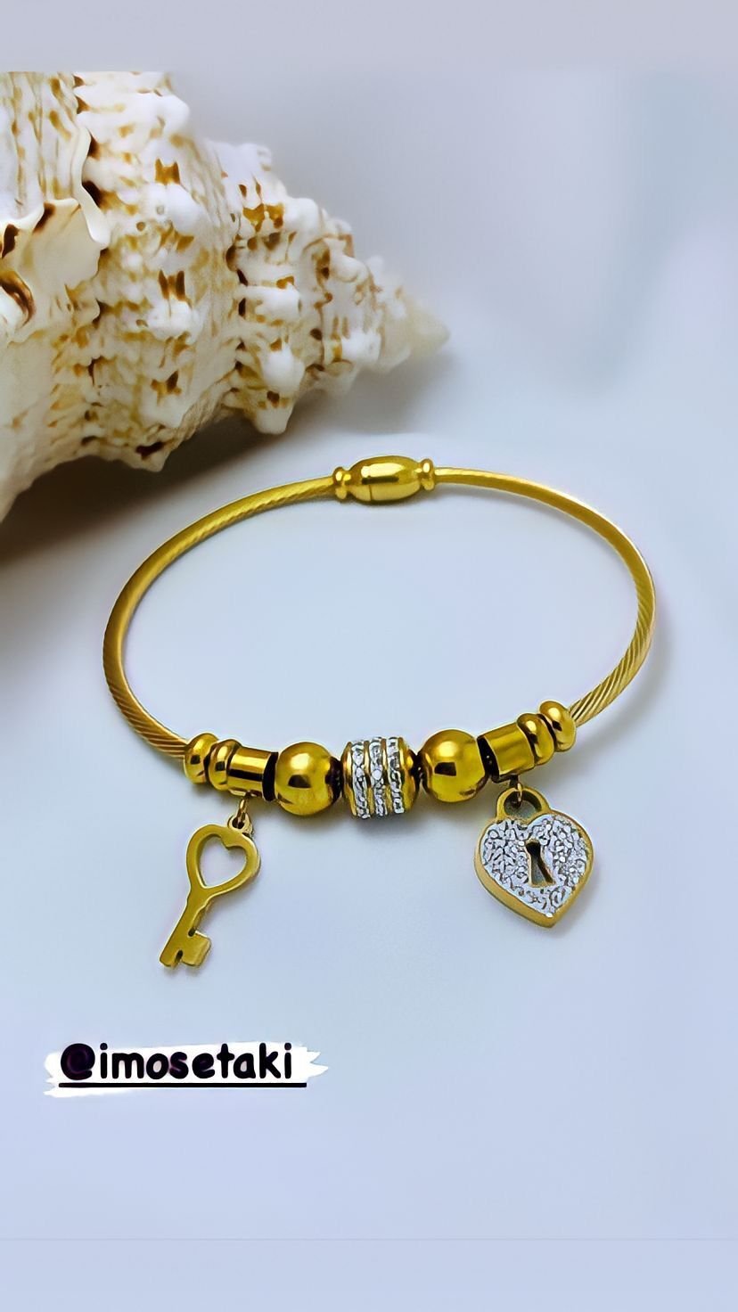 Pandora Modeli Mıknatıslı Bileklik