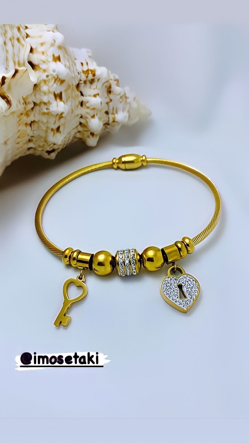 Pandora Modeli Mıknatıslı Bileklik