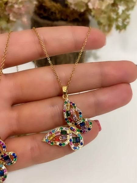 ÇELİK RENKLİ ZİRKON TAŞLI KELEBEK KOLYE