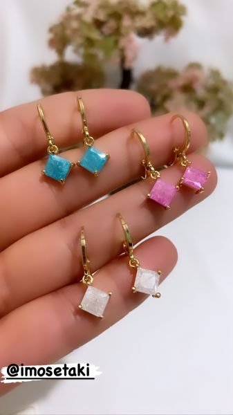 RENKLİ ZİRKON TAŞLI  KÜPE