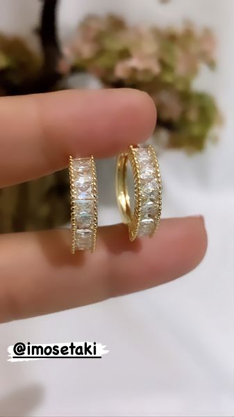 KUYUMCU  MODELİ ZİRKON TAŞLI  KÜPE