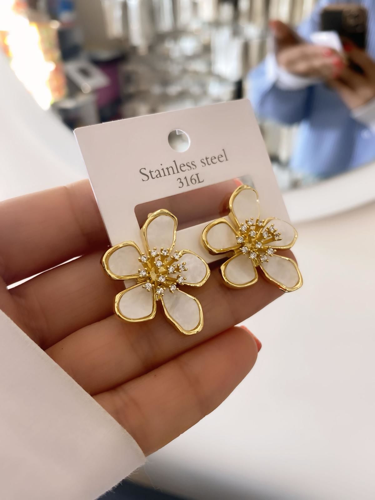 Çelik Sedef Taşlı Küpe