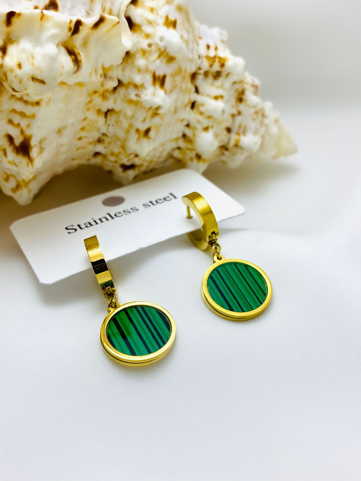 ÇELİK  RENKLİ SALLANTILI KÜPE