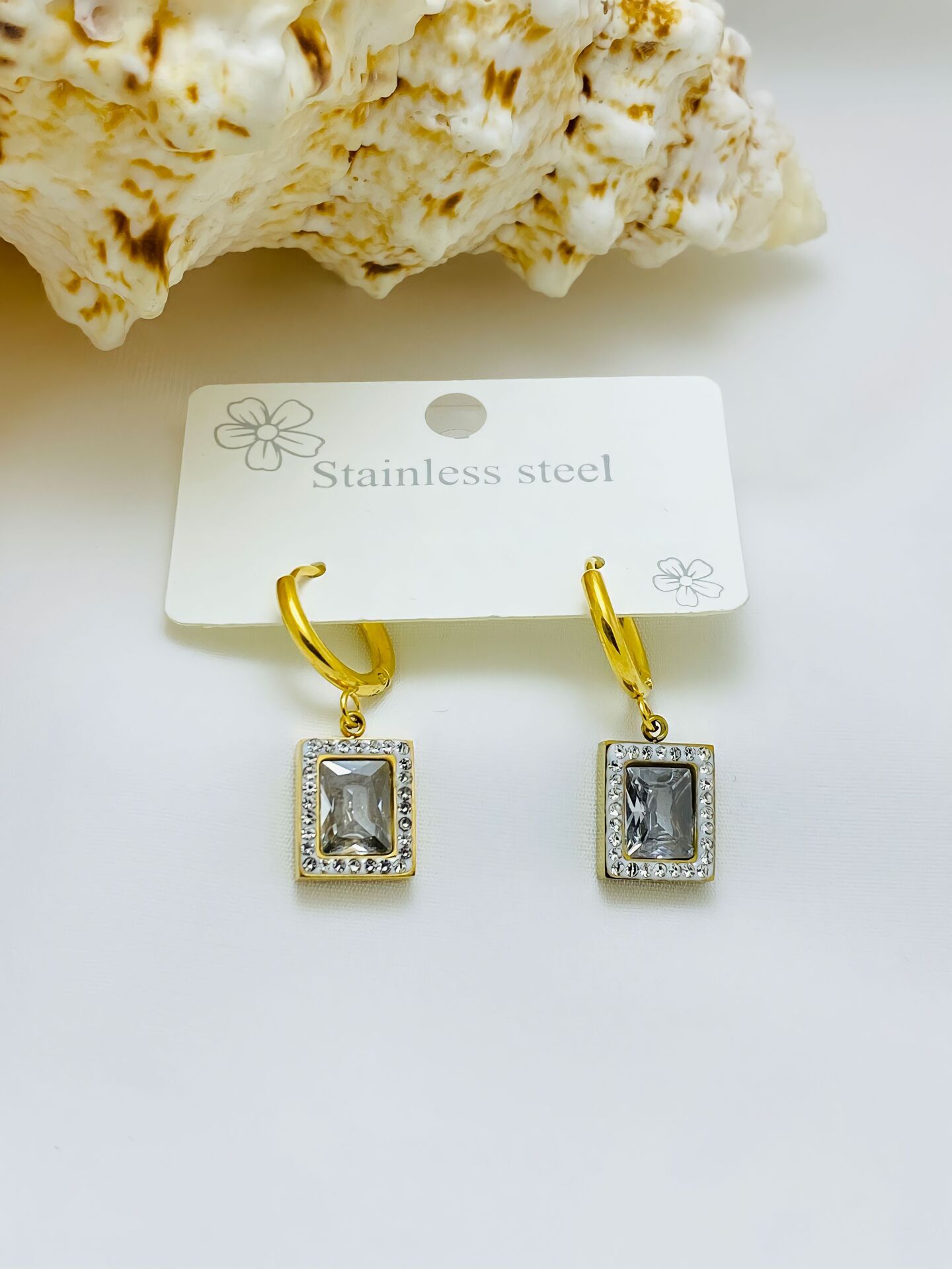 ÇELİK  TAŞLI KÜPE