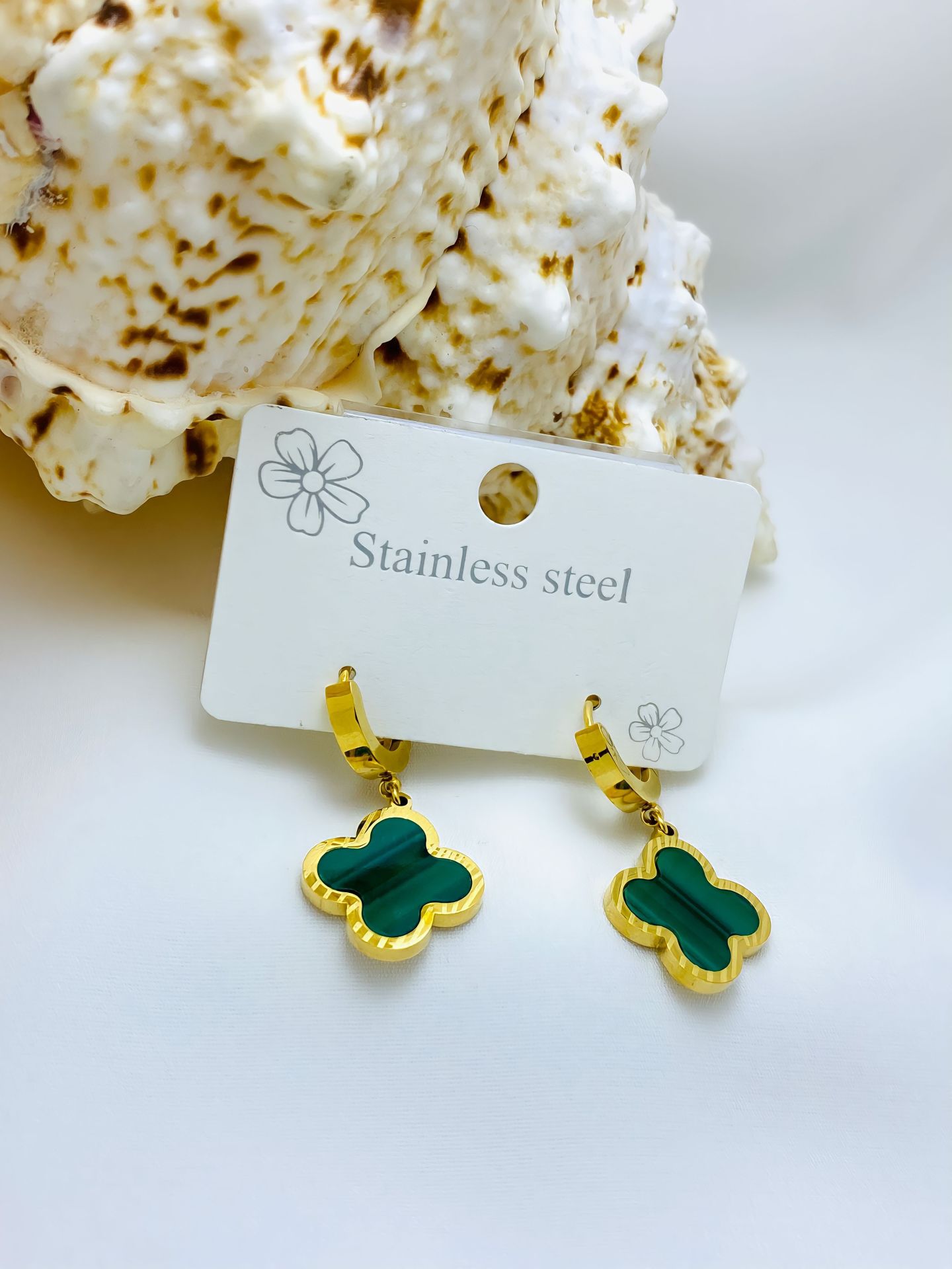 ÇELİK  SEDEF TAŞLI KÜPE