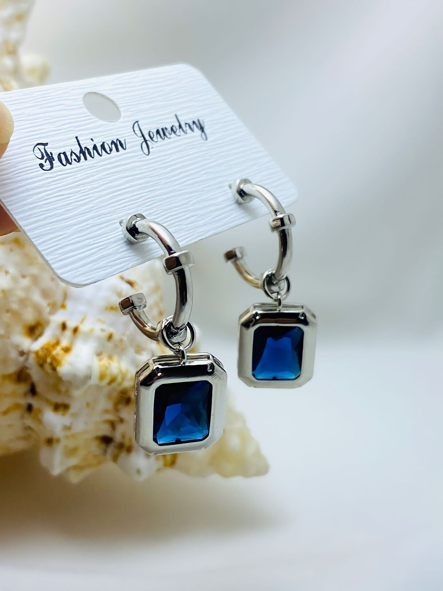 ÇELİK  ZİRKON TAŞLI KÜPE