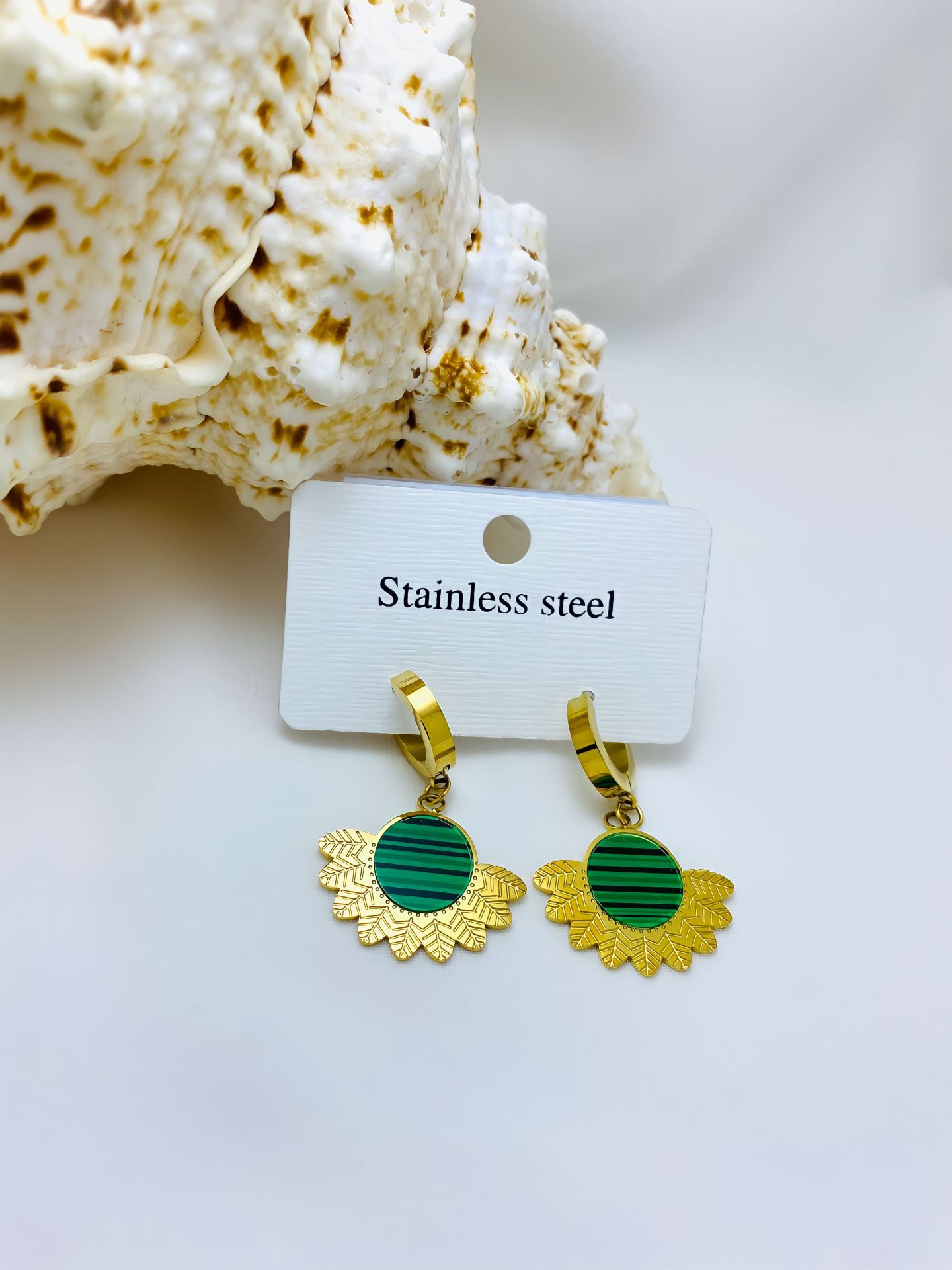 ÇELİK  DOĞAL TAŞLI KÜPE